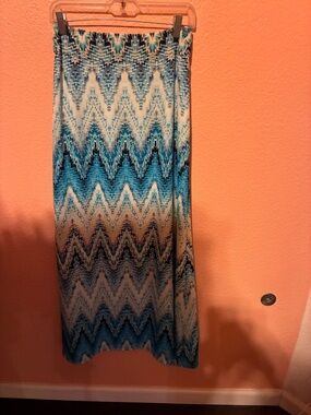 Print Skirt: W. 14-15”; L. 42.5”